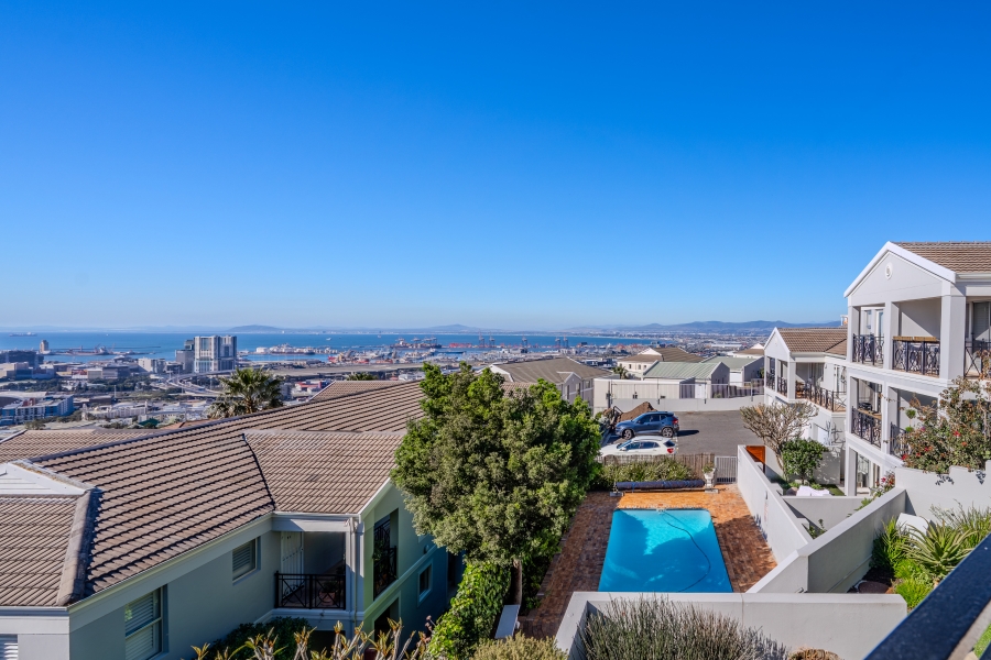 2 Bedroom Property for Sale in Vredehoek Western Cape